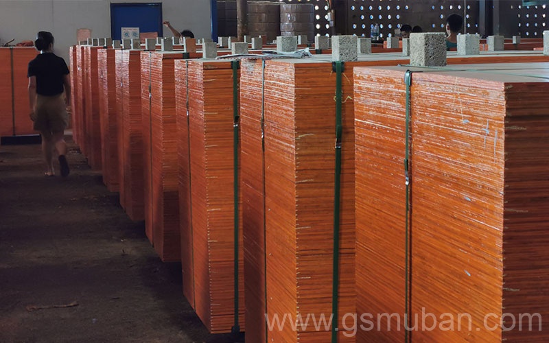 新密市委常委、政法委書記劉軍杰一行蒞臨榮盛科技集團調研指導